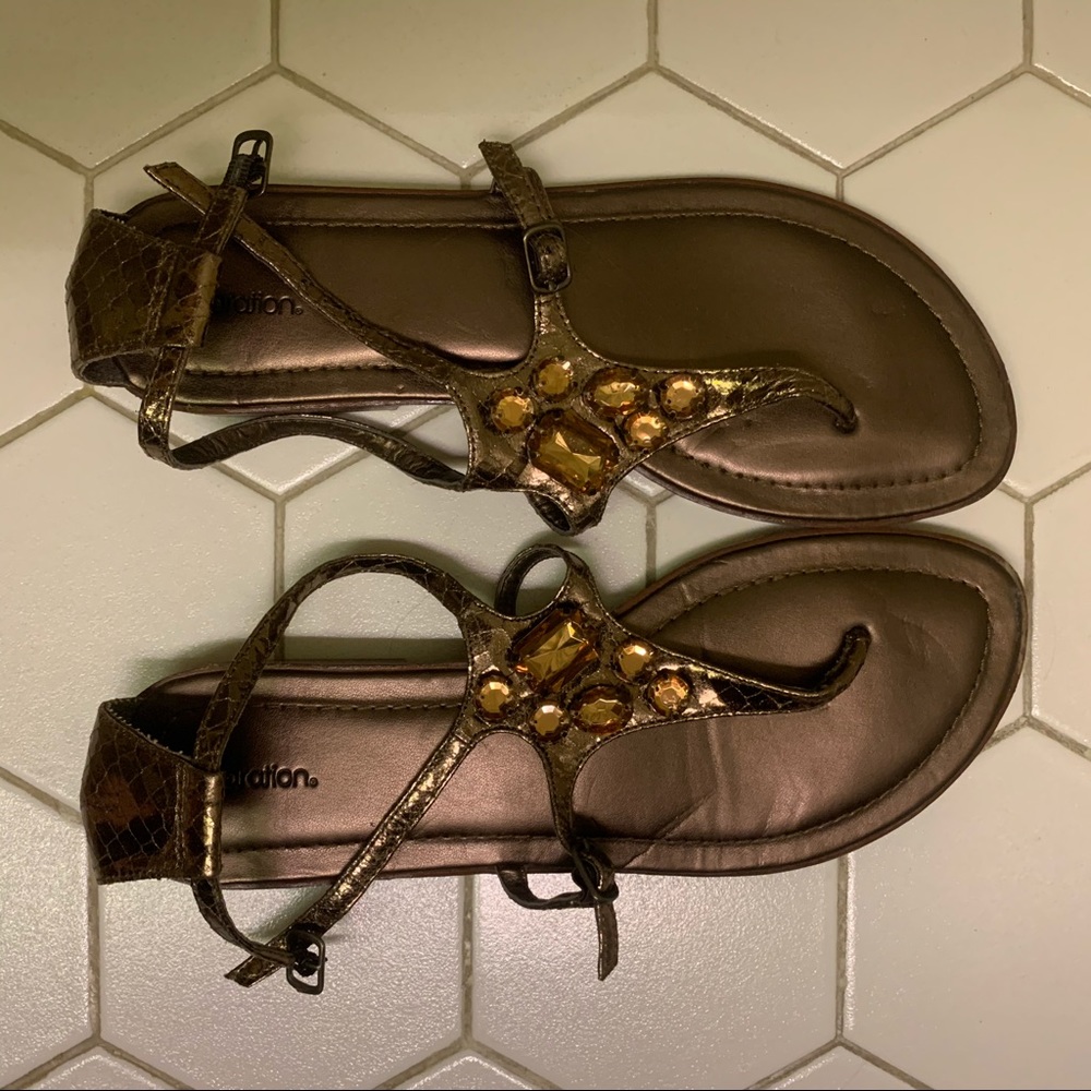 Bronze sandals with topaz colored gemstone